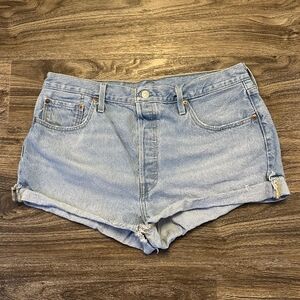 Women's Levi Shorts
